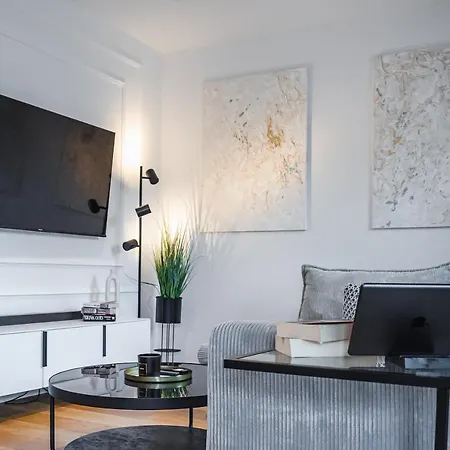 Apartma Center Lux *